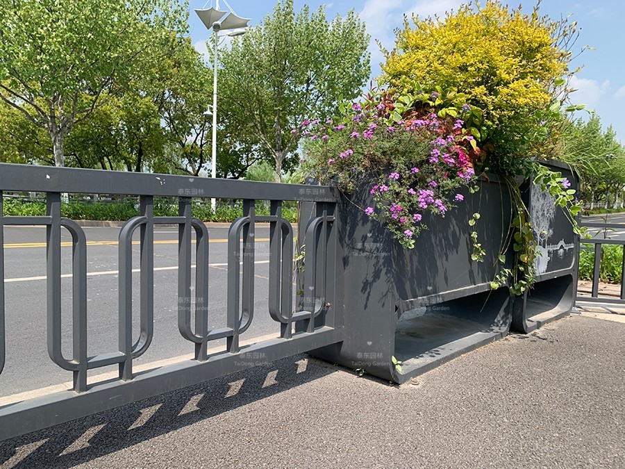 1588145227107359.jpg 花箱