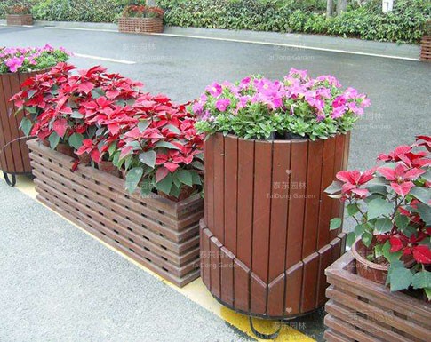 中央隔離花箱 中央隔離花箱