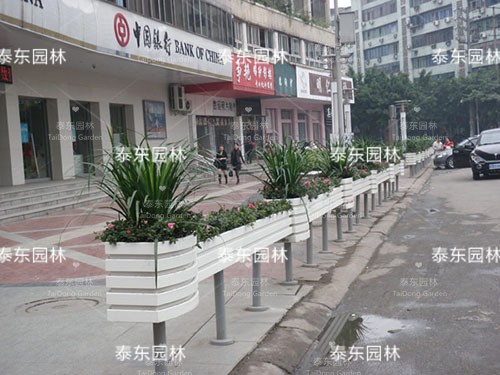 pvc道路隔離護(hù)欄花箱 pvc道路隔離護(hù)欄花箱