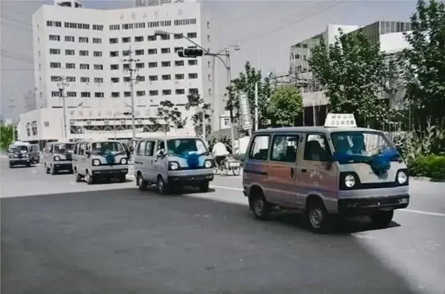 1689125705606098.jpg 花箱