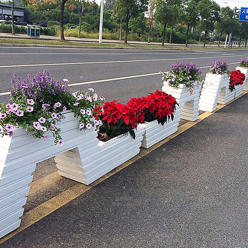 1689148149858113.jpg 花箱