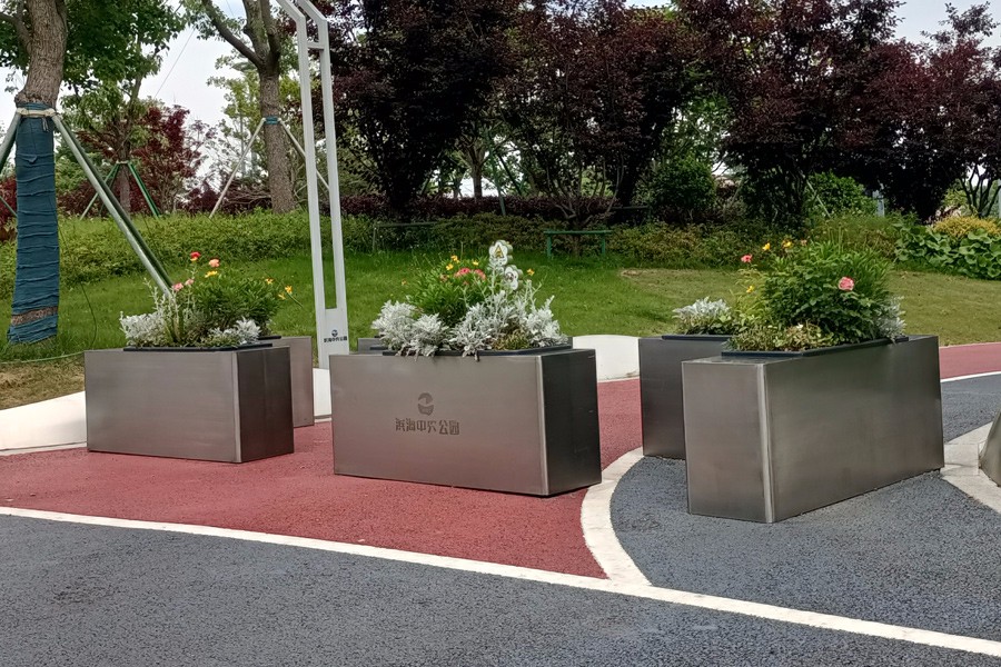 1716430686558361.jpg 花箱