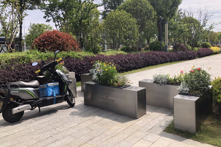 1716430686685455.jpg 花箱