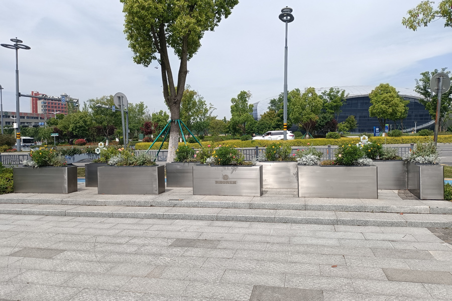 1716430686823817.jpg 花箱